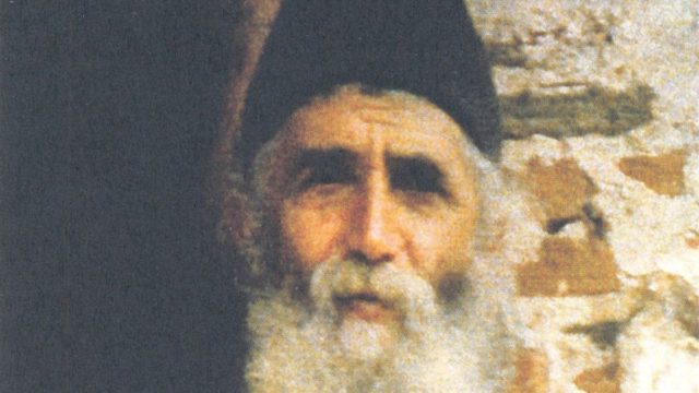«Καταρράκωση» από προφητεία του Αγίου Παϊσίου: «Την κλαίω την Ελλάδα – Ο μόνος τρόπος πια να σωθεί…»