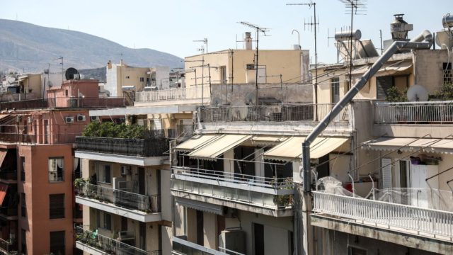 Πρόγραμμα «Κάλυψη»: Προχωρά η δωρεάν στέγαση ευάλωτων νέων 25-39 ετών – Θετική ανταπόκριση από 46 δήμους