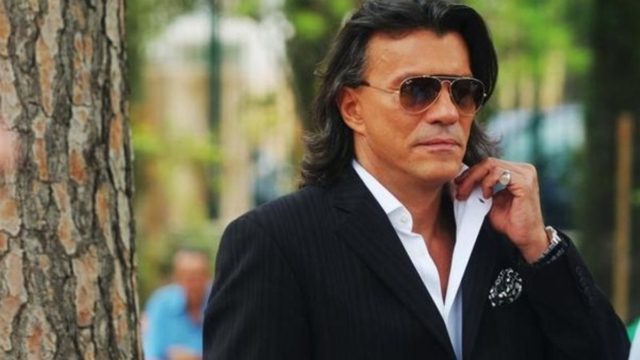 Βαρύ πένθος για τον Ηλία Ψινάκη – «Τέτοιες μέρες μου την έκανες ξαφνικά»