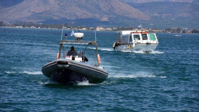 Κινηματογραφική καταδίωξη ταχύπλοου στη Ρόδο – Ρίψη προειδοποιητικών βολών από το Λιμενικό