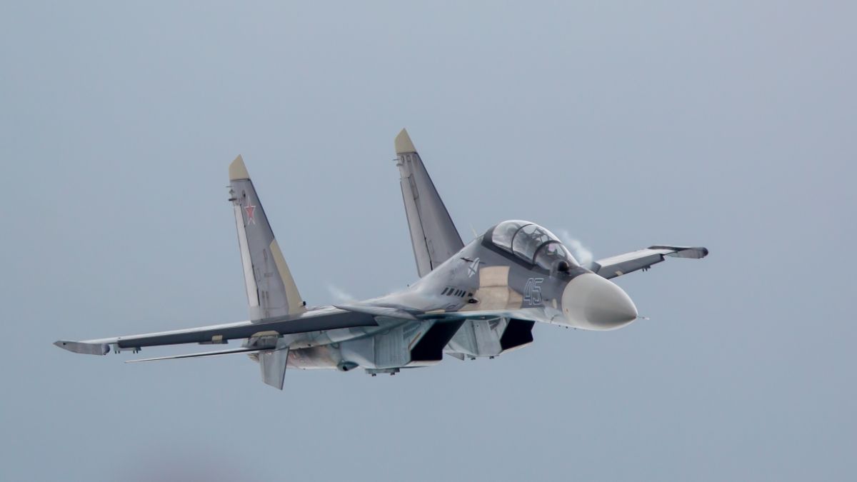 Ρωσία: Συντριβή μαχητικού Su-30 σε εκπαιδευτική πτήση στο Καλίνινγκραντ – Νεκροί δύο πιλότοι