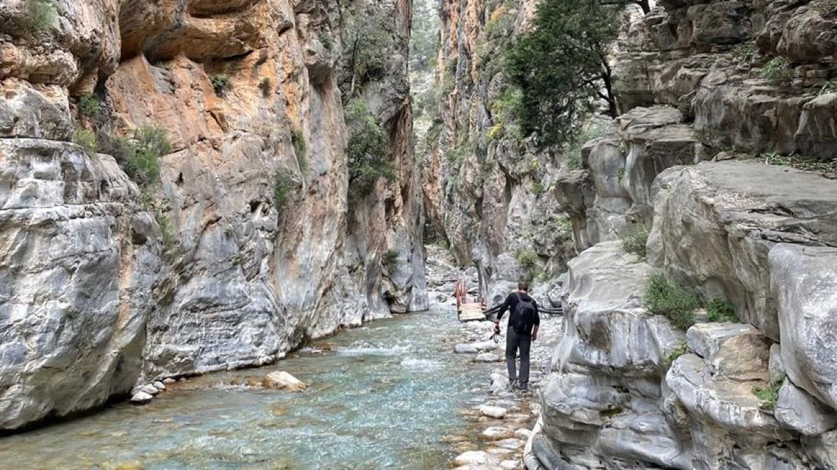 Σεισμός στα Χανιά: Άνδρας ακρωτηριάστηκε ενώ έκανε πεζοπορία στο Φαράγγι της Σαμαριάς – Τον καταπλάκωσαν βράχοι