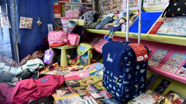 Ακρίβεια: Έρχεται «Καλάθι Σχολικών» – Ποια είδη θα περιλαμβάνει, πότε και σε ποια μαγαζιά θα εφαρμοστεί (video)