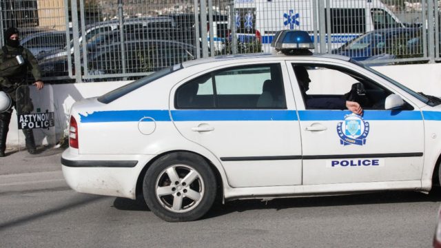 Θεσσαλονίκη: Επιτέθηκε στη μάνα του για ένα ποτήρι νερό – «Αν δεν την πάρετε, θα τη βρείτε νεκρή»