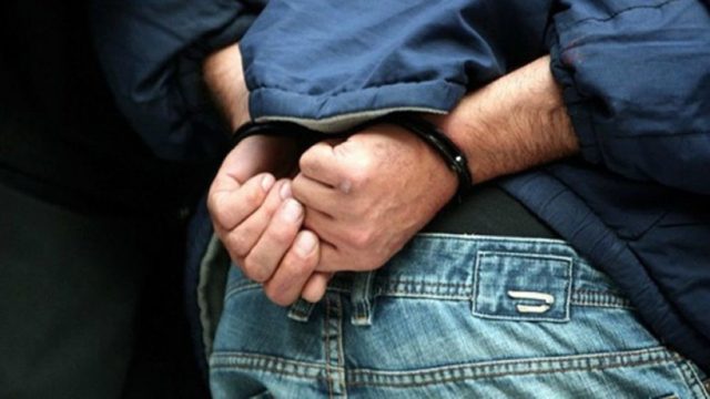 Πρωτοφανές περιστατικό στη Θεσσαλονίκη: 50χρονος κυκλοφορούσε σε πάρκο με ξίφος και ρούχα παραλλαγής – Καταδικάστηκε σε ποινή φυλάκισης