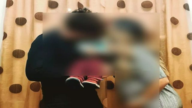 Θρήνος για το 3χρονο αγγελούδι στην Τήνο: Ο μικρός Γιαννάκης πνιγόταν από σταφύλι μπροστά στη νταντά που το πρόσεχε – Το διπλό «χτύπημα» της μοίρας για τους χαροκαμένους γονείς (video)