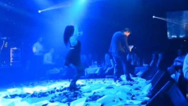 Ξεβιδώθηκε κανονικά – Χόρεψε τσιφτετέλι πάνω στην πίστα με τον Πάνο Κιάμο και τρέλανε κόσμο!