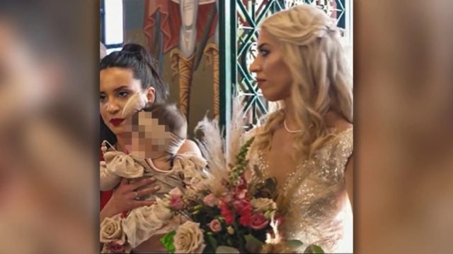 Επικό λάθος νονάς σε βάφτιση: Έδωσε λάθος όνομα! «Αααααα….» – Έμεινε “κάγκελο” η μάνα (Video)
