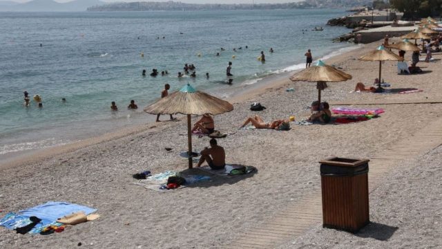 Χαμός στην Χαλκιδική: Άγριος ξυλοδαρμός ηλικιωμένου ζευγαριού από υπεύθυνο beach bar
