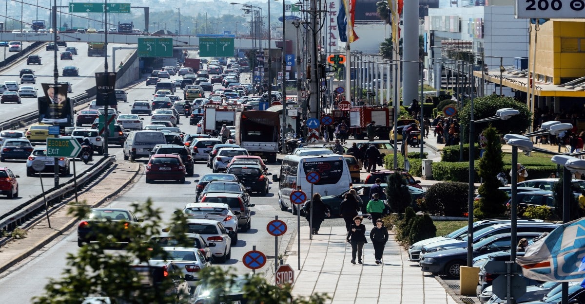 Πανικός στην περιφερειακή Υμηττού – Μεγάλες καθυστερήσεις στην κυκλοφορία