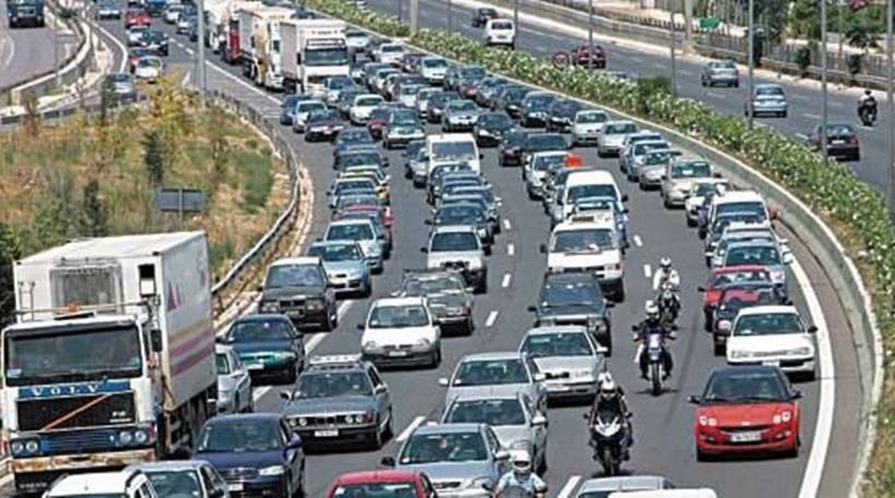 Κίνηση στους δρόμους Προβλήματα σε Κηφισό και κεντρικές λεωφόρους – Δείτε live