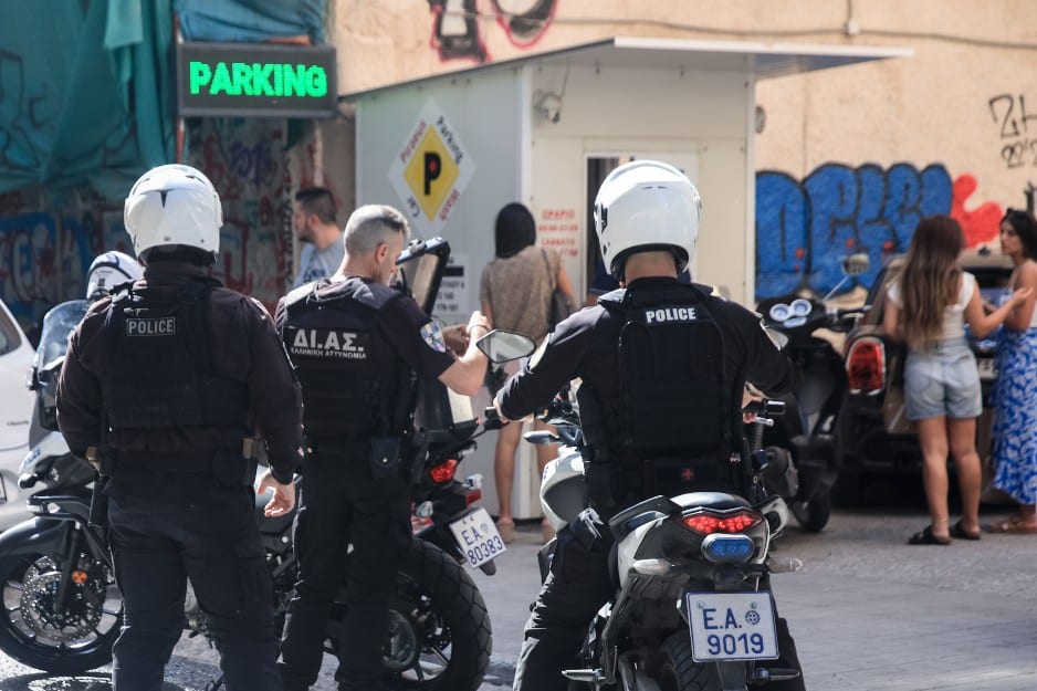 Σοκαριστική υπόθεση στη Θεσσαλονίκη: Αδέρφια κρατούσαν ομήρους 10 αλλοδαπούς και τους χτυπούσαν