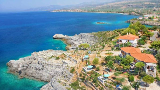 Άγιος Νικόλαος: Το γραφικό ψαροχώρι στη Μεσσηνία που πρέπει να γνωρίσετε