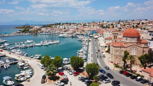 Θρήνος στο νησί: «Όλοι μας να σταθούμε δίπλα στα παιδιά μας»: Συγκλονίζει η ανάρτηση του Δήμου Αίγινας για την αυτοκτονία του 14χρονου – Το σημείωμα προτού δώσει τέλος