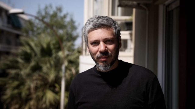 Ξέσπασμα Αλκίνοου Ιωαννίδη κατά Μπέου: «Ο ανεκδιήγητος αυτός δήμαρχος φώναζε στην ερημιά για τις κάμερες “ήρθε το φαΐ και το νερό, ελάτε να πάρετε”» (video)
