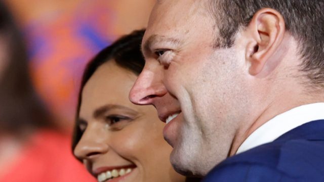 Στέφανος Κασσελάκης: «Σέβομαι και τιμώ την Αχτσιόγλου, την πιστεύω για το ψεύτικο SMS – Στον ΣΥΡΙΖΑ δεν έχω αντιπάλους…»