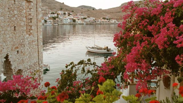 Χάλκη: Το αρχοντικό διαμαντάκι στην άκρη της Ελλάδας – Γραφικές εικόνες που ταξιδεύουν στο χρόνο