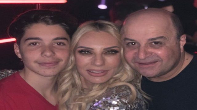Καψουρεμένος ο 19χρονος γιος του Μάρκου Σεφερλή και της Έλενας Τσαβαλιά, Χάρης – Το φιλί με τη σύντροφό του (photo)