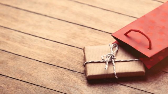 Το… μαγικό χαρτάκι για να πεις «Χρόνια Πολλά» με τον πιο ξεχωριστό τρόπο!