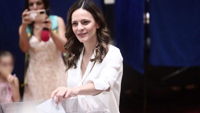 Πήρε το «όπλο» της η Έφη Αχτσιόγλου: Η πρώτη ανάρτησή της μετά την ήττα – Τι έγραψε