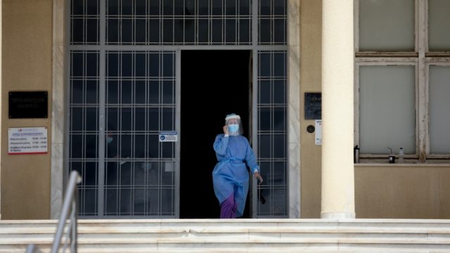 Στα «καρφιά» ο ΕΟΔΥ μετά τον δεύτερο θάνατο από λεπτοσπείρωση – Ειδικό κλιμάκιο στην Κέρκυρα (video)