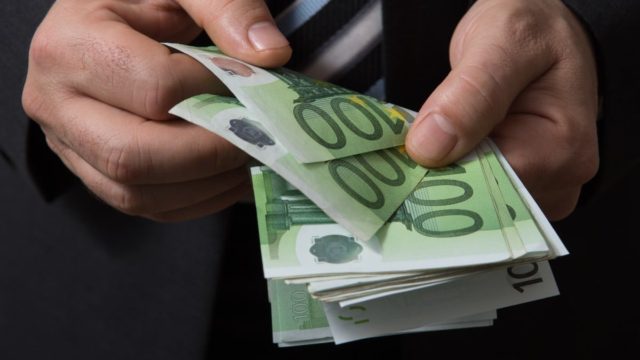 Επίδομα-έκπληξη «σκάει» άμεσα στα ΑΤΜ: Έως 1.016 ευρώ σε νέους δικαιούχους