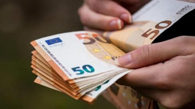 Έκτακτο 600ευρω επίδομα – Ποιους αφορά και πώς να κάνετε την αίτηση (Video)