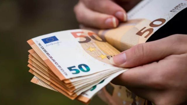 Έρχεται «αχνιστό» νέο επίδομα 600 ευρώ – Ποιοί οι δικαιούχοι και πως θα το αποκτήσετε;