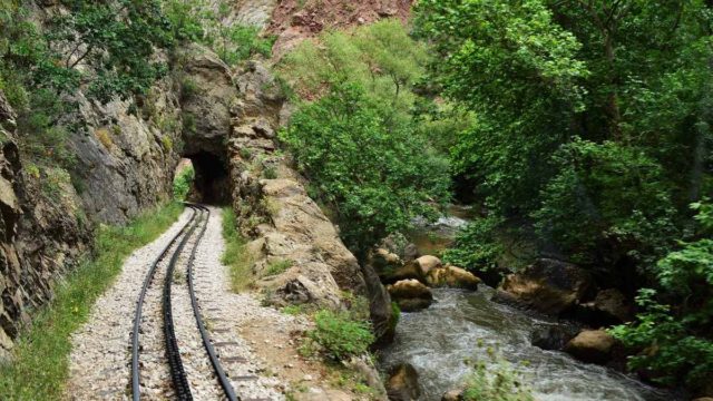 Φαράγγι Βουραϊκού: Το θαύμα της φύσης στην Πελοπόννησο και η μαγευτική διαδρομή
