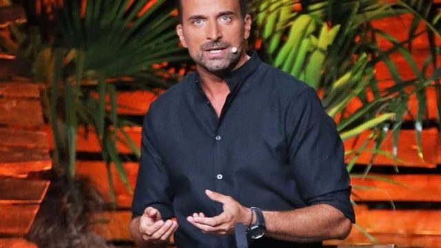 Ο Λιανός αποκάλυψε το μεγαλύτερο ψέμα για Survivor – Ακούστε τι τους έδιναν! (Vid)