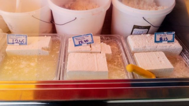 Σε άμεσο κίνδυνο ο «εθνικός χρυσός» – Έρχεται ο αφανισμός της φέτας!