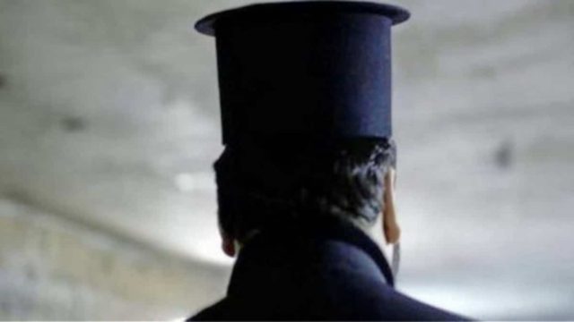 Συνελήφθη ιερέας-διευθυντής ορφανοτροφείου στη Χαλκίδα – Απειλούσε να χτυπήσει 12χρονο με ξύλινη βέργα