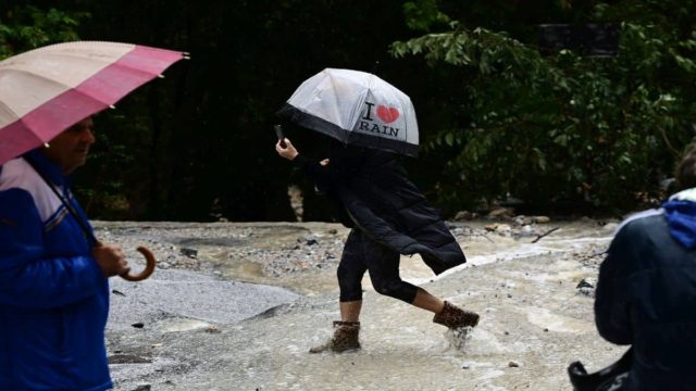 Καιρός σήμερα 7/9: Στο έλεος της κακοκαιρίας η χώρα – Μικρή βελτίωση της θερμοκρασίας
