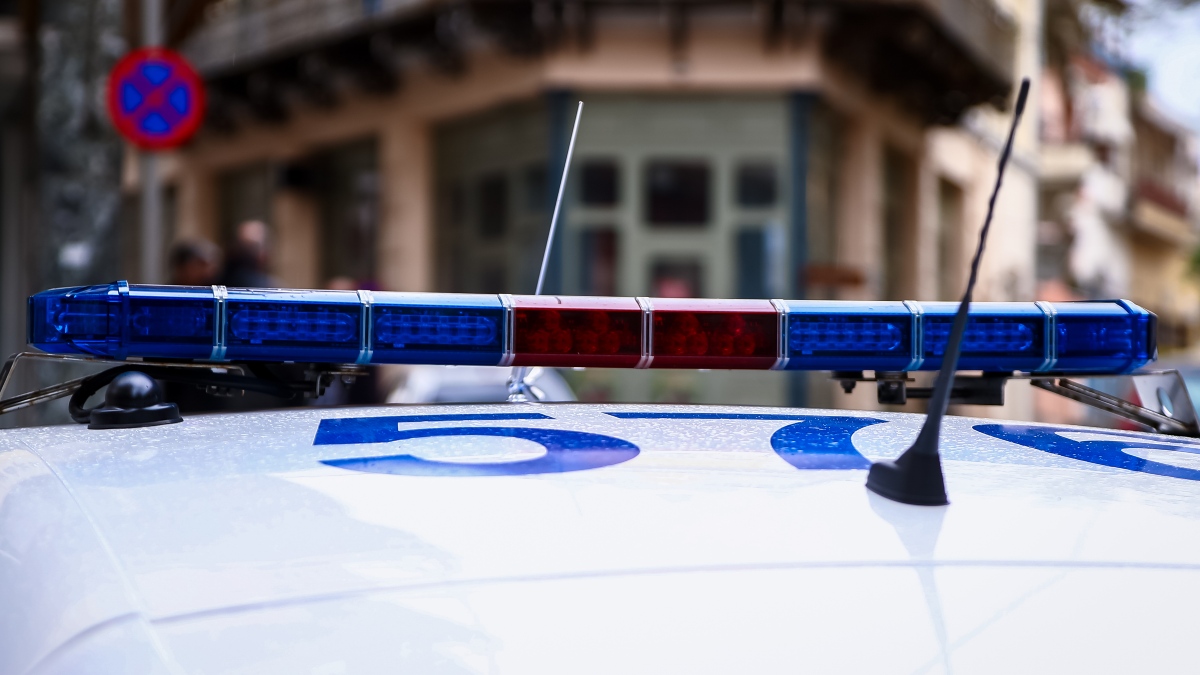 «Θέλω να καταγγείλω έναν αστυνομικό που σπρώχνει κόκα σε διάφορα πάρτι»: Αυτό είναι το email που «έκαψε» το κύκλωμα ναρκωτικών