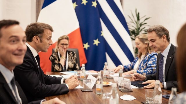 Συνάντηση Μητσοτάκη-Μακρόν στη Μάλτα: Τι είπαν για μεταναστευτικό και πυρκαγιές – «Η Ελλάδα θα παραμείνει συνεπής στην πολιτική φύλαξης των συνόρων» (video)