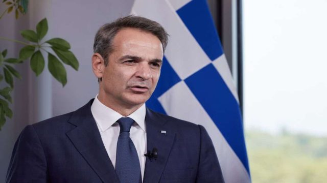 Έσκασε η «βόμβα» για ανασχηματισμό κυβέρνησης – Τι απαντούν κυβερνητικά στελέχη; (video)