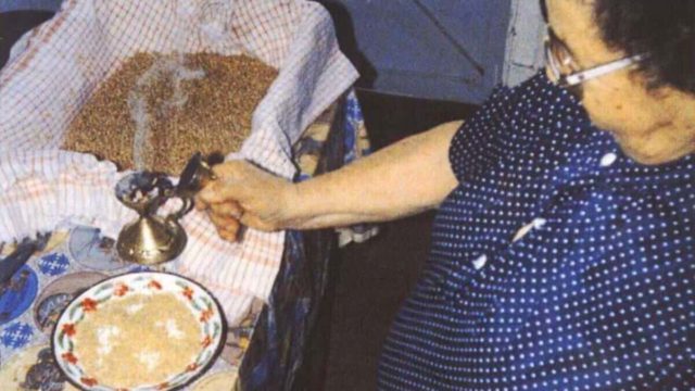 Λιβανίζουμε το σπίτι για να μας προστατεύει ο Θεός, η Παναγιά μας και οι Άγιοί μας