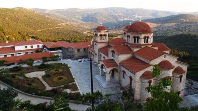 Παναγία Μαλεβή: Το επιβλητικό μοναστήρι και το θαύμα με το Άγιο Μύρο