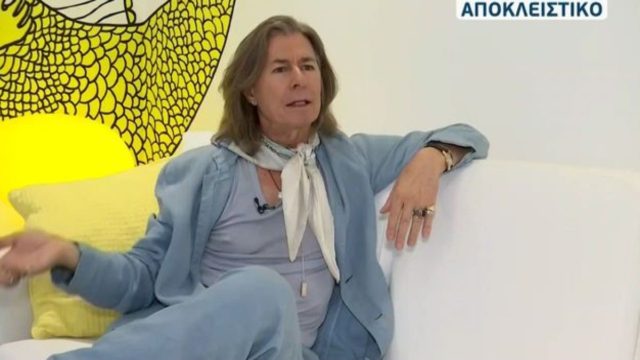 «Όλοι οι άνδρες φοράνε μια βερμούδα με μια τρίχα να κρέμεται από κάτω και οι γυναίκες…» – Το ξέσπασμα του Μάρκελλου Νύκτα για τις ενδυματολογικές επιλογές των δύο φύλων (Video)