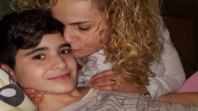 Ο πόνος της μάνας: «Έφυγε μακριά μας ο Μανώλης – Τον θέρισε ο καρκίνος»