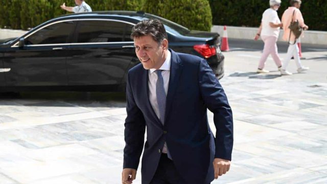 Παραιτήθηκε ο Μιλτιάδης Βαρβιτσιώτης από υπουργός Ναυτιλίας – Στη θέση του ο  Χρήστος Στυλιανίδης