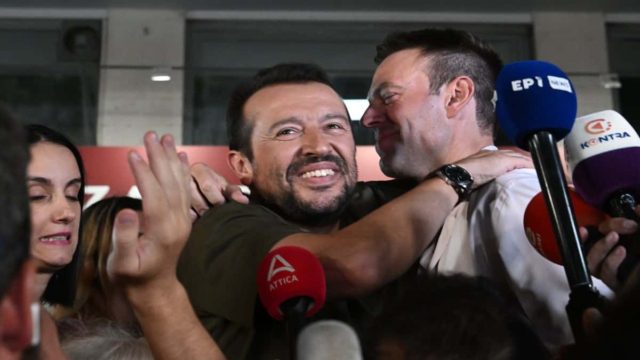 «Ιδού το… tattoo»: Ο Νίκος Παππάς αποκαλύπτει τι δείχνει το τατουάζ που έχει στο χέρι του και «ρίχνει» το διαδίκτυο! (photo)