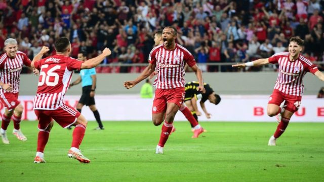 Super League: «Ερυθρόλευκη καταιγίδα» στον Πειραιά – 4άρα και με Άρη ο Ολυμπιακός (video)