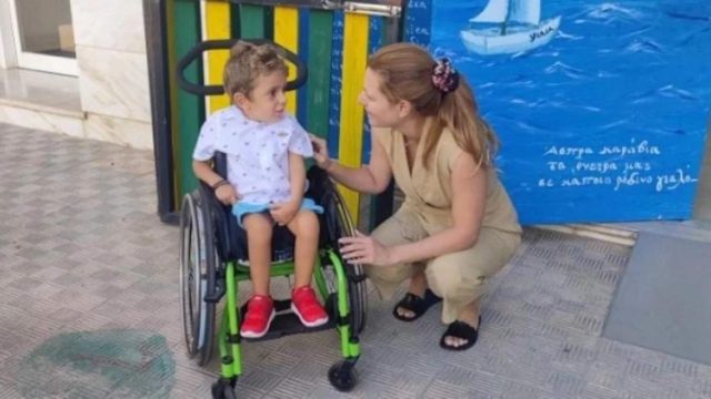 Πρώτη μέρα στο σχολείο για τον μικρό Παναγιώτη Ραφαήλ: «Είμαστε πολύ συγκινημένοι που φτάσαμε ως εδώ χάρη στην αγάπη σας και την πίστη σας στο παιδί μας»
