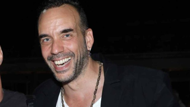 Ευτυχισμένος μπαμπάς ο Πάνος Μουζουράκης: Αυτή είναι η πρώτη φωτογραφία της κόρης του