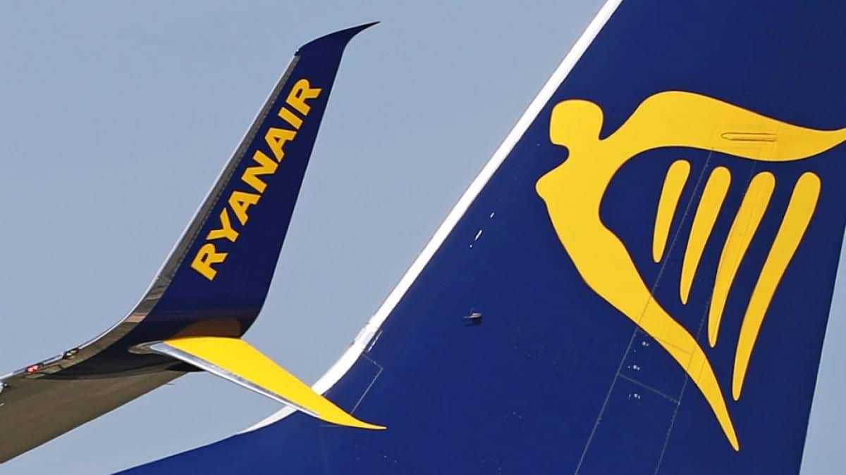 Σάλος με την Ryanair: Καταγγελία βόμβα! Δεν άφησε επιβάτη ΑΜΕΑ να επιβιβαστεί εξαιτίας του… αμαξιδίου του!