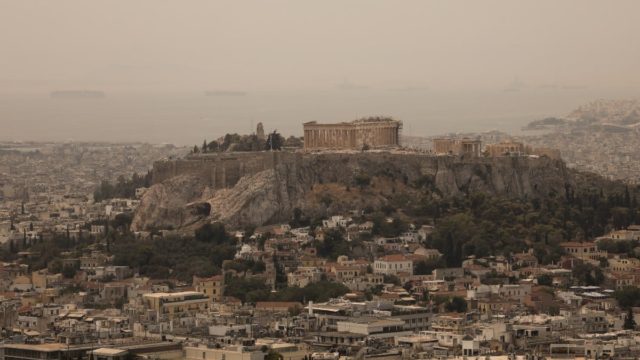 «Βόμβα» Guardian για την υγεία: «Το 98% των Ευρωπαίων αναπνέει τοξικό αέρα – Σε αυτή τη χώρα τα υψηλότερα επίπεδα ρύπανσης» (χάρτης)