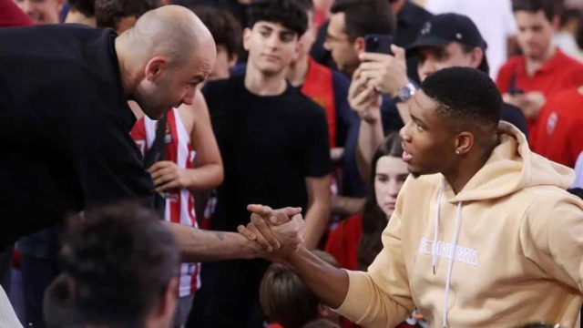 Αντετοκούνμπο σε Σπανούλη: «Goat – Συγχαρητήρια για την εκπληκτική καριέρα σου!»