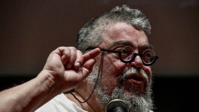 «Άστραψε και βρόντηξε» ο Σταμάτης Κραουνάκης: «Δεν είναι Αριστερά αυτό, έχει ξεκατινιαστεί το σύστημα – Τι είναι το περιβάλλον Αχτσιόγλου;» (video)