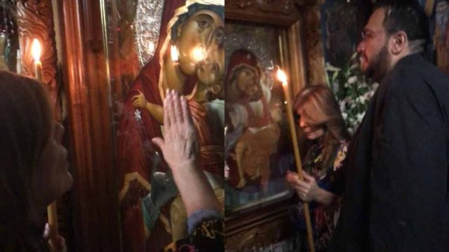 «Κλαίει, δες»: «Λύγισαν» μπροστά στην εικόνα της Παναγίας Παρηγορήτριας η Κατερίνα Στανίση και ο Φίλιππος Καμπούρης